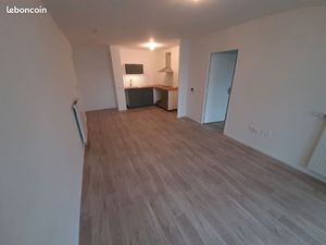 Location appartement 42 m2 proche gare RER