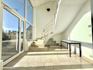 Local 380 m² Évreux