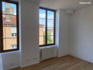 Studio refait a neuf pentes de la croix rousse