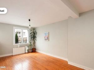 Appartement T3 cours d'ajot