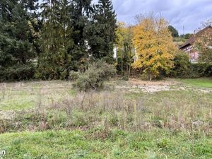 Terrain 2 014 m² Ville