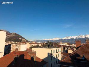 Centre berriat f1 refiat neuf vue imprenable sans vis a vis lumineux calme