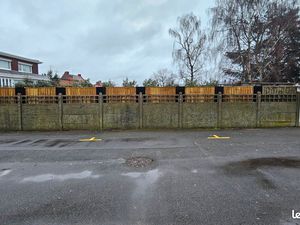 3 Grandes Places de parking non couverte dans espace fermé et sécurisé Henin Beaumont cent