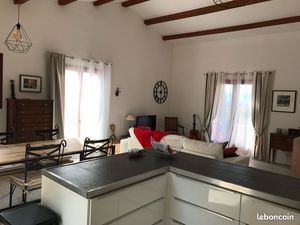 HAUT DE VILLA A LOUER T4 toutes charges comprises dont électricité