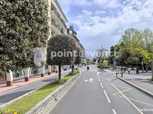 Local commercial 93 m²