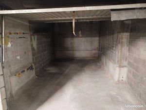 GRAND GARAGE A LOUER de 17 m² Quartier VAL CLARET / LA FONTONNE