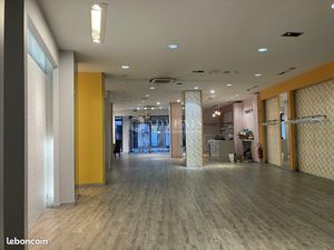 Local commercial 350 m²