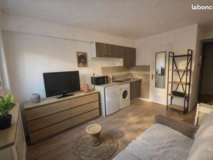 Joli studio rénové  calme et lumineux