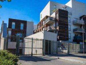 Exclusivité – T2 lumineux avec terrasse et parking à Avignon Extra-Muros