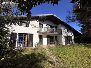 Maison 8 pièces 180 m²