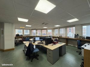 Bureau 453 m²