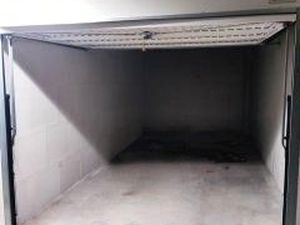 Location garage/box fermé