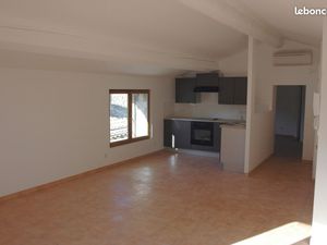 Très bel appartement type P2+ en centre village