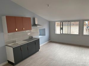 Location T3 centre ville Saintes