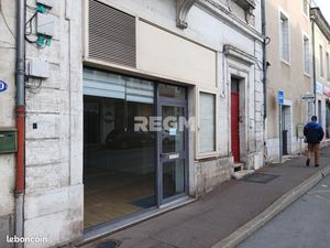 Local bureaux 72 m²