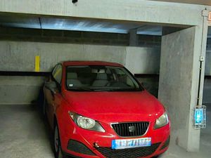 Place de parking sécurisé couvert