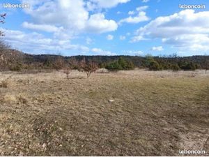 Terrain agricole 2400 m² près de Gordes