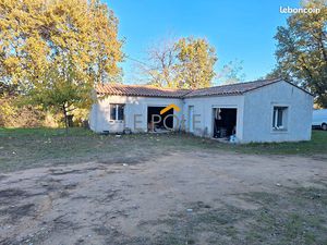 Parking/box 1 pièce 90 m²