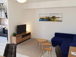 Part Dieu - T2 Meublé - 50 m2 standing / calme + loggia + Parking Fermé - idéalement pied 