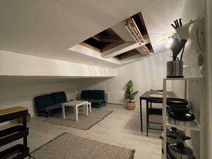 T2 meublé et climatisé sous les toits