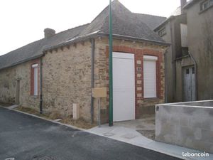 Maison de bourg en pierres apparentes