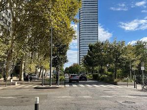 LYON 6ème A LOUER GRAND GARAGE FERME 19 m2: VAUBAN/GARIBALDI/ PART DIEU