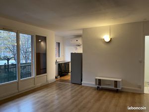 Grand Studio 32 5 m² Aubervilliers