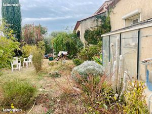 Maison non mitoyenne de plein pieds quartier résidentiel