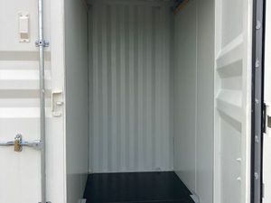 Garde-meuble / box / garage / local de stockage / dépôt / local professionnel / entrepôt