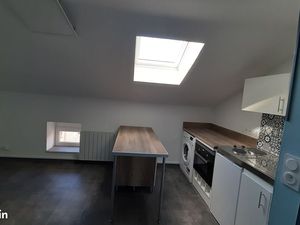 T1 2ème étage très bon état