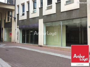 Local commercial 124 m²
