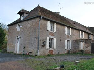 Location dans ancien moulin a papier bord de grosne commune de Saint Ambreuil