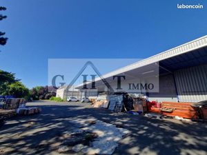 Local industriel 4 385 m²