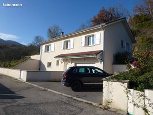 Villa à Renage avec vue