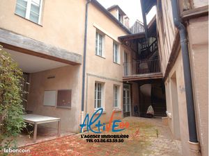 Immeuble 2 pièces 137 m²