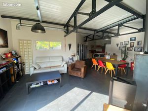 Maison contemporaine de plain-pied de 114 m² - Calme  confort et modernité sur 922 m² de t