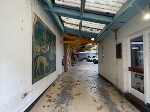 LOCAL PROFESSIONNEL - 300 m2