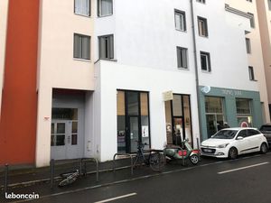 Local commercial à louer ECULLY centre  toutes activités