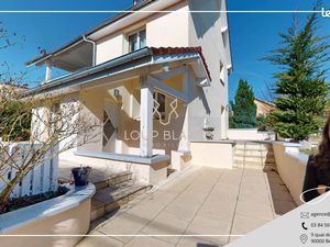 Maison 7 pièces 254 m²