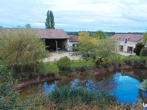 Ferme avec habitation T6 et 2 42 hectares