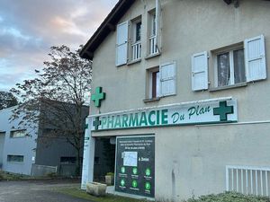 ? Maison 7 pièces – 144 m² habitables (hors 2 vérandas) – Local Pro 120 m² – Terrain plat 