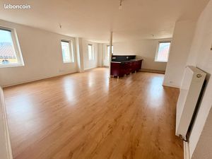 Spacieux T3 de 90 m² au dernier étage – Cœur historique de Bergerac