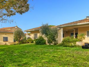 Villa 132 m²  3 chambres  1 bureau  piscine  garage 2 véhicules  studio