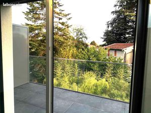 Appartement 3 pièces 69m2  La Verpillière Gare/Mariste  cave et 2 places de stationnement