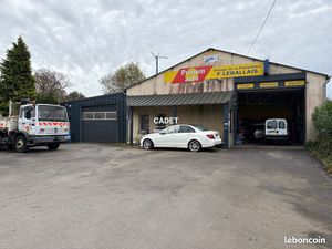 Entrepôt 330 m² La Haye-Pesnel