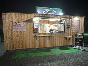 Fast-Food Kiosque entièrement équipé ◊