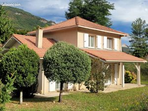 Maison individuelle 4 pièces de 106.9m2 sur terrain de 658m2