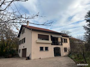 Maison de 133 m2 à Cournon d'Auvergne  4 chambres  parcelle de 1288 m2