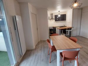 F2 Meublé avec terrasse et parking couvert