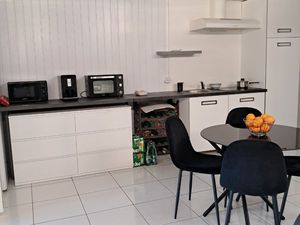 2 pieces meublé /piscine